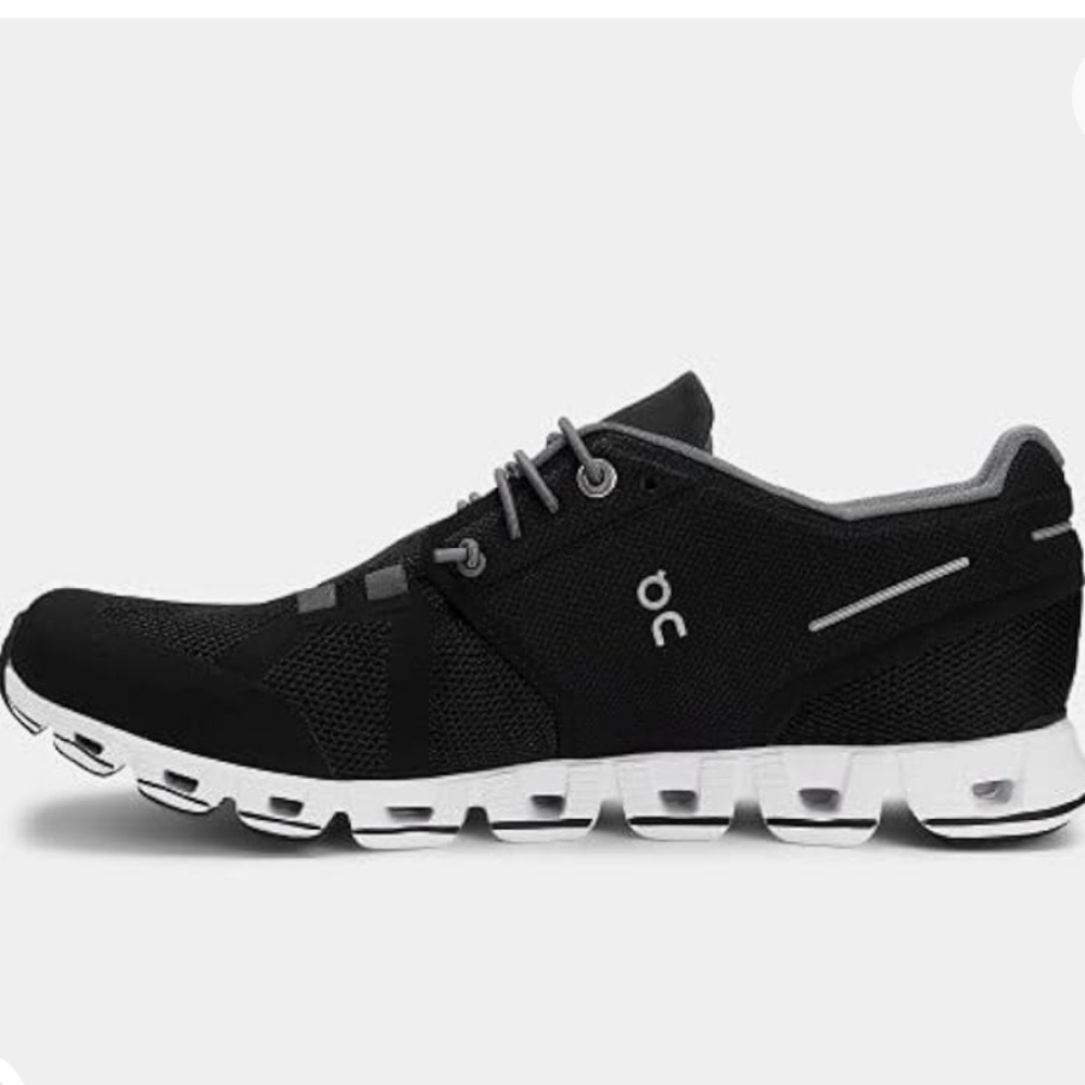 On Cloud 5 On Running Women’s Black and White Sneaker. Used: good condition